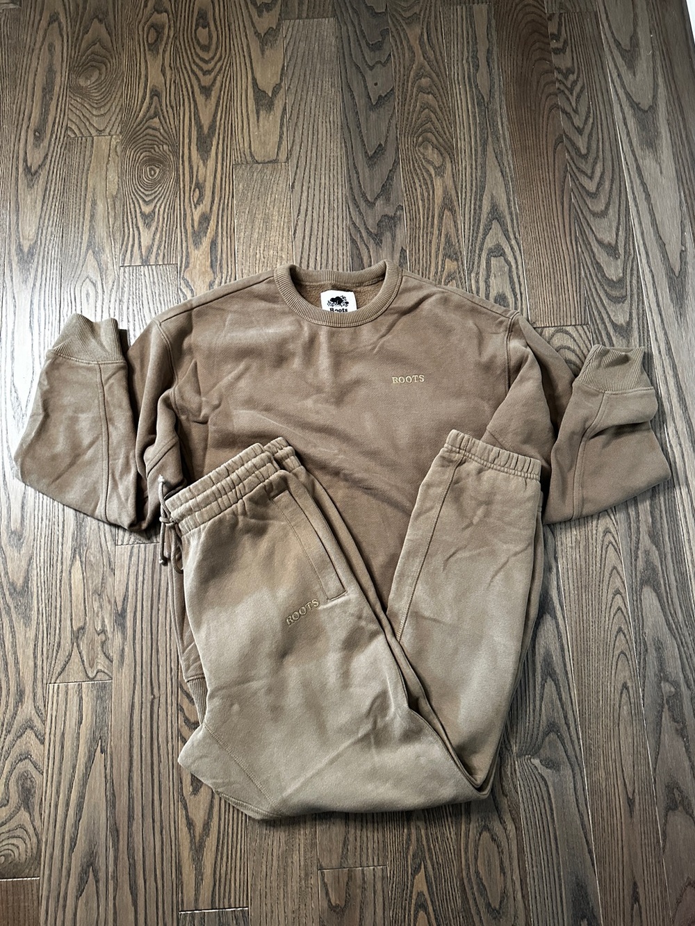 Roots Tan Crewneck Sweatshirt & Joggers Set